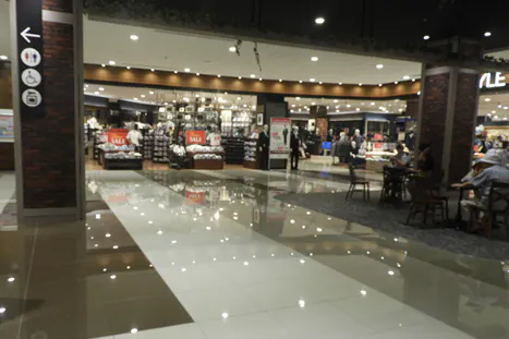 【イオンモール岡山】2F東Bエスカレーター前