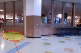 【オリンピック武蔵浦和店】プロモーションに最適な1Fフードコート脇スペース