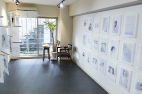 【明治神宮前駅8分/5日以上ご利用の方◎】自然光の差し込むアートギャラリー/イラスト展・写真展も自由なレイアウトで展示可能/ポップアップ・展示受注会