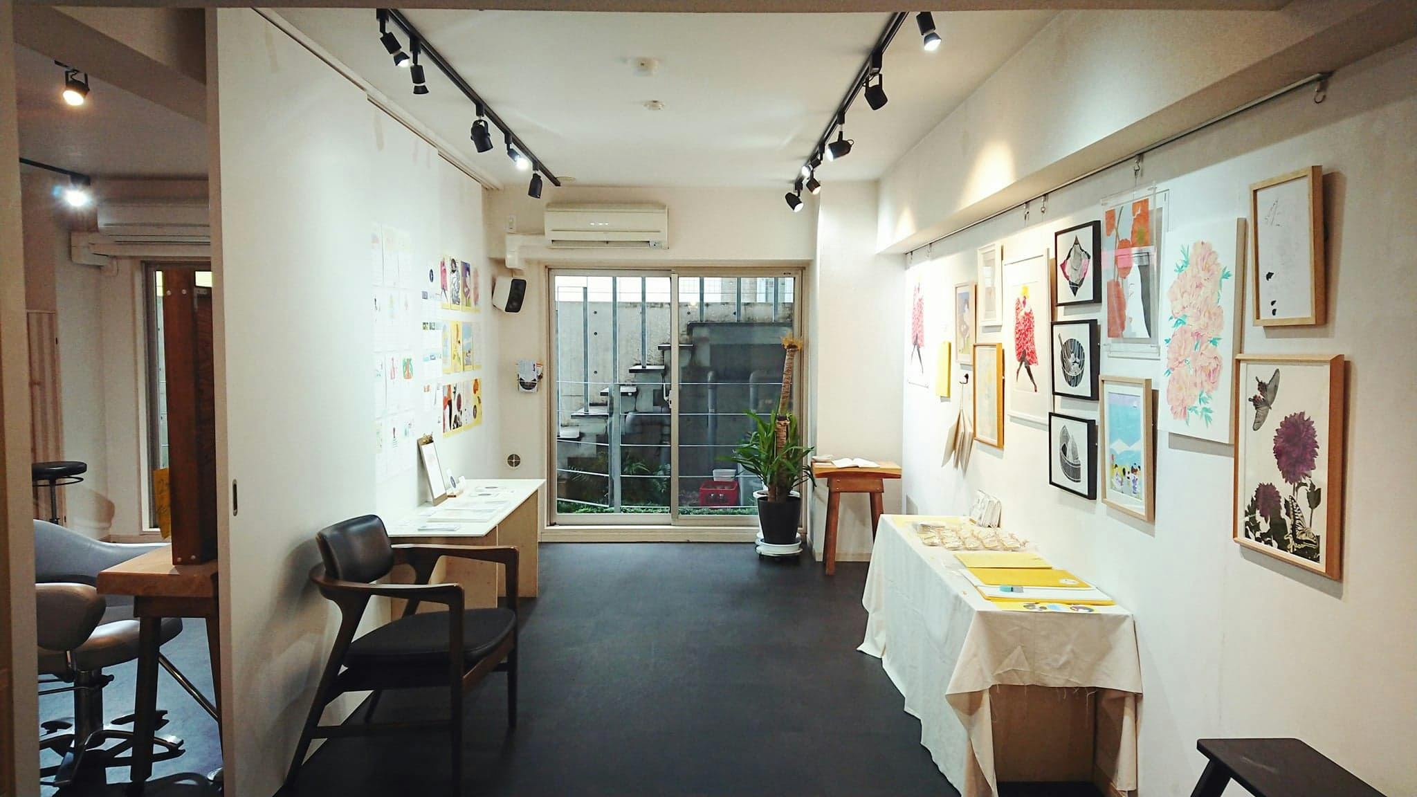 【明治神宮前駅8分／5日以上ご利用の方◎】自然光の差し込むアートギャラリー／イラスト展・写真展も自由なレイアウトで展示可能／ポップアップ・展示受注会