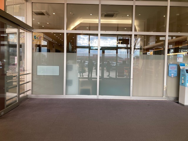 【イオンタウン水戸南】販促イベントや物販に最適なフードコート入口（風除室）のイベントスペース