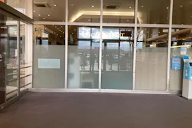 【イオンタウン水戸南】販促イベントや物販に最適なフードコート入口(風除室)のイベントスペース