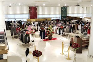 【阪急京都河原町駅7分】展示会やポップアップストア、企業イベントに最適な白を基調とし大中小と選べる最大333㎡ スペース