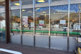 【フレスタ本郷店】プロモーションイベントに利用可能な軒下スペース