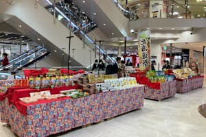 【新百合ヶ丘エルミロード】新百合ケ丘エルミロード1階吹き抜けAB