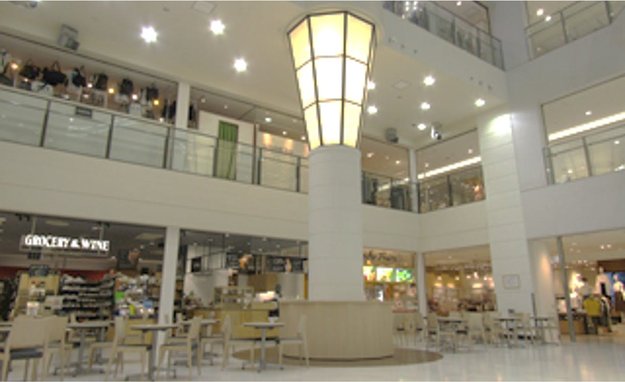 【新百合ヶ丘エルミロード】新百合ケ丘エルミロード１階吹き抜けABの画像