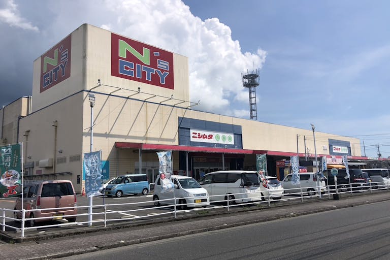 【ニシムタ N’sCITY串間店】【ニシムタN’sCITY串間店】販促プロモーションや物販に最適な正面入口近くのレンタルスペース