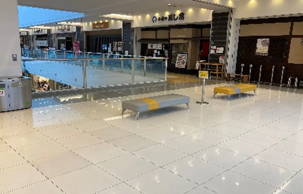 【ラゾーナ川崎プラザ】4階 Plaza East側吹き抜け前