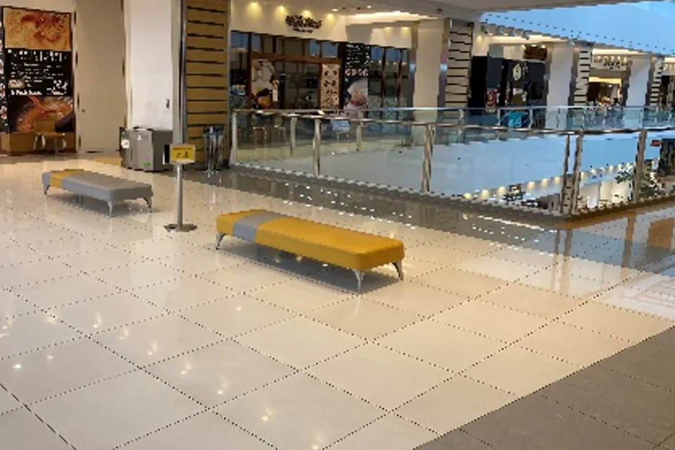 【ラゾーナ川崎プラザ】4階 Plaza East側吹き抜け前