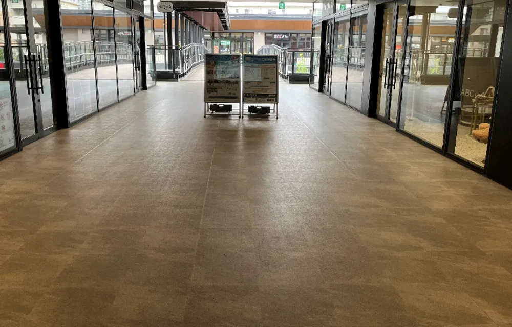 【ららテラスTOKYO-BAY】2F　連絡通路前の画像