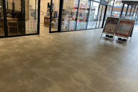【ららテラスTOKYO-BAY】2F 連絡通路前