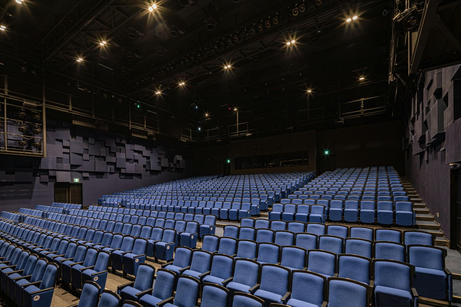 【森ノ宮駅5分/クールジャパンパーク大阪】撮影やリハーサルに適した大型ステージと客席が活用可能なスペース