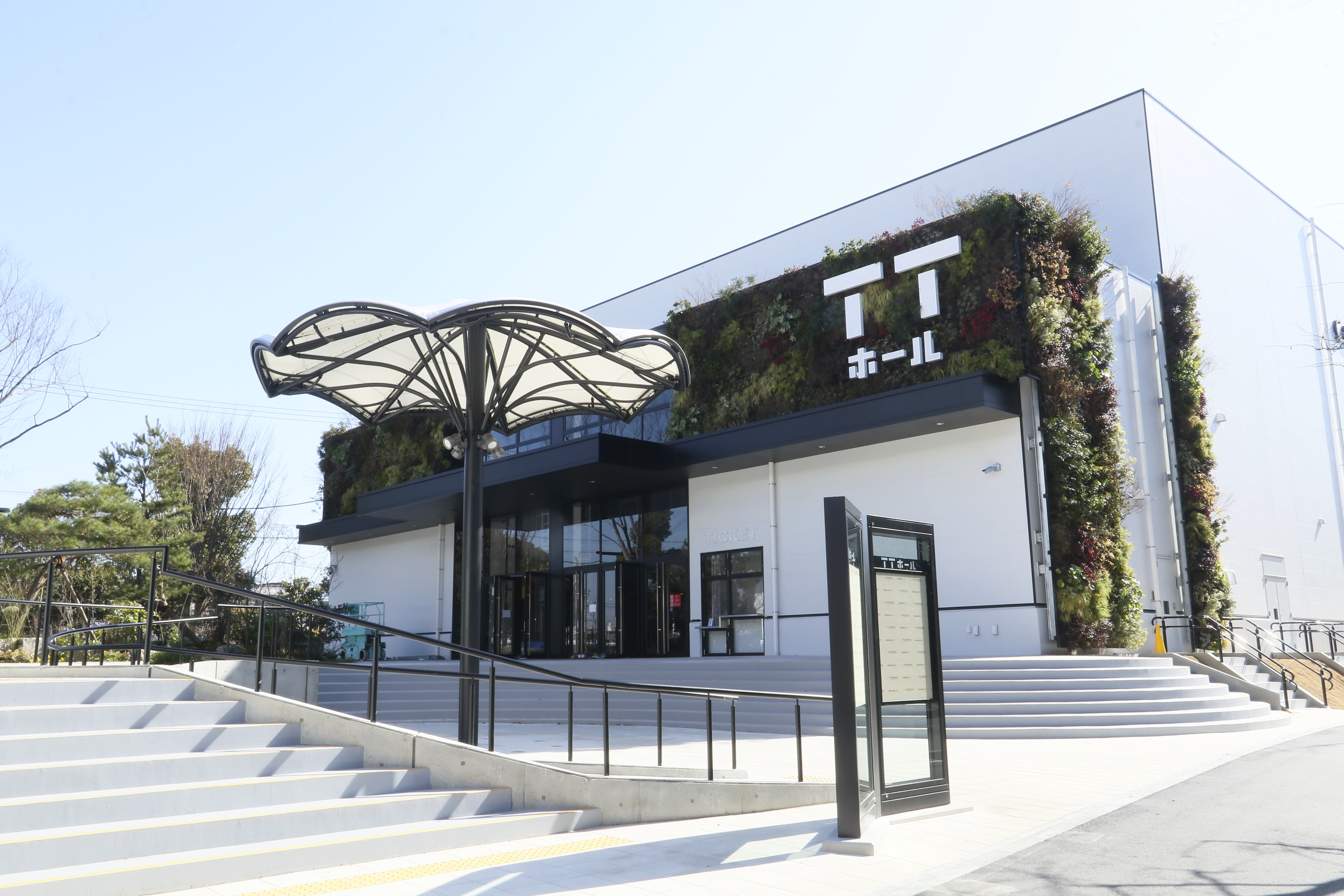 【森ノ宮駅5分／クールジャパンパーク大阪】撮影やリハーサルに適した大型ステージと客席が活用可能なスペース