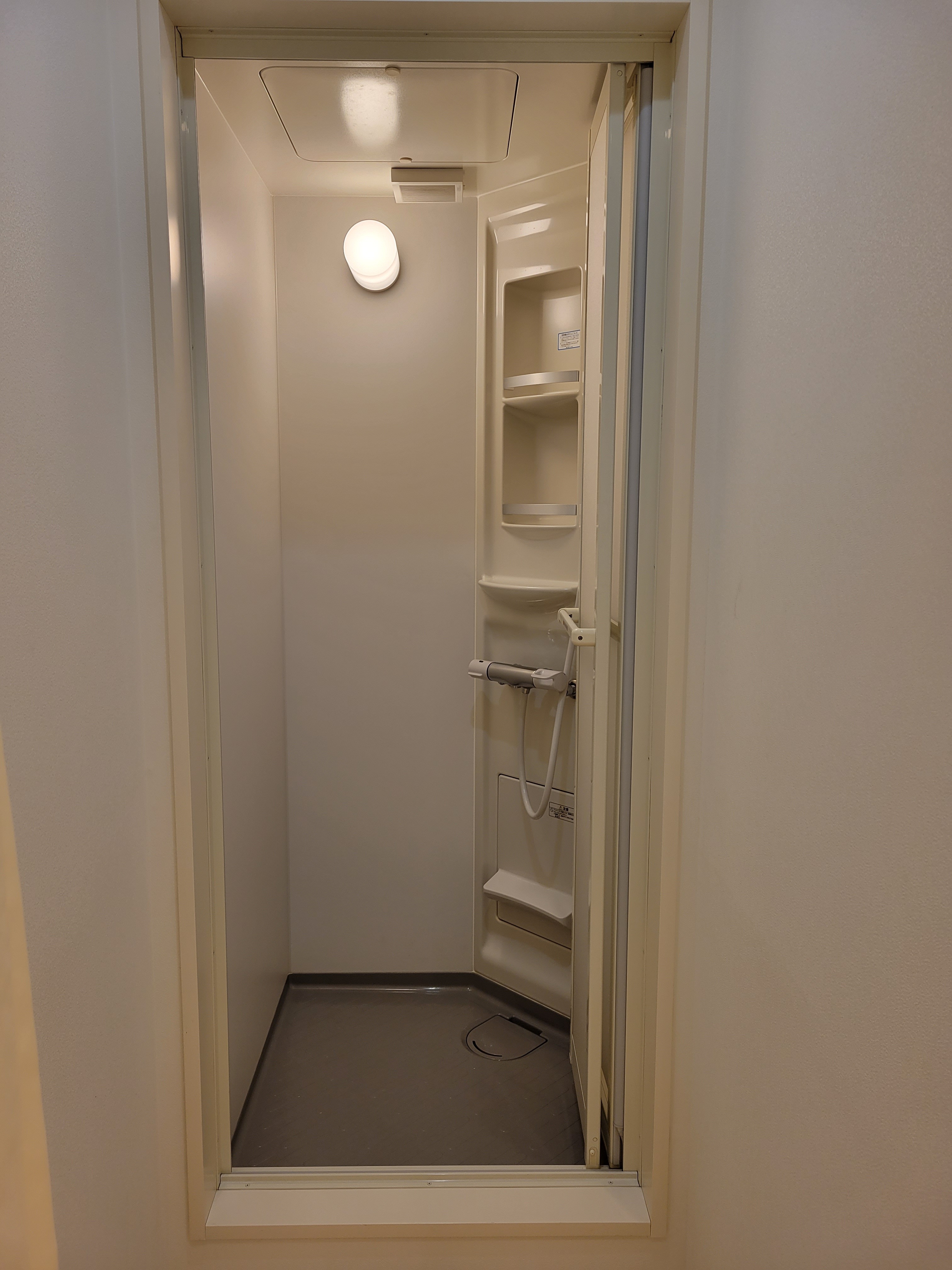 【森ノ宮駅5分／クールジャパンパーク大阪】撮影やリハーサルに適した大型ステージと客席が活用可能なスペース