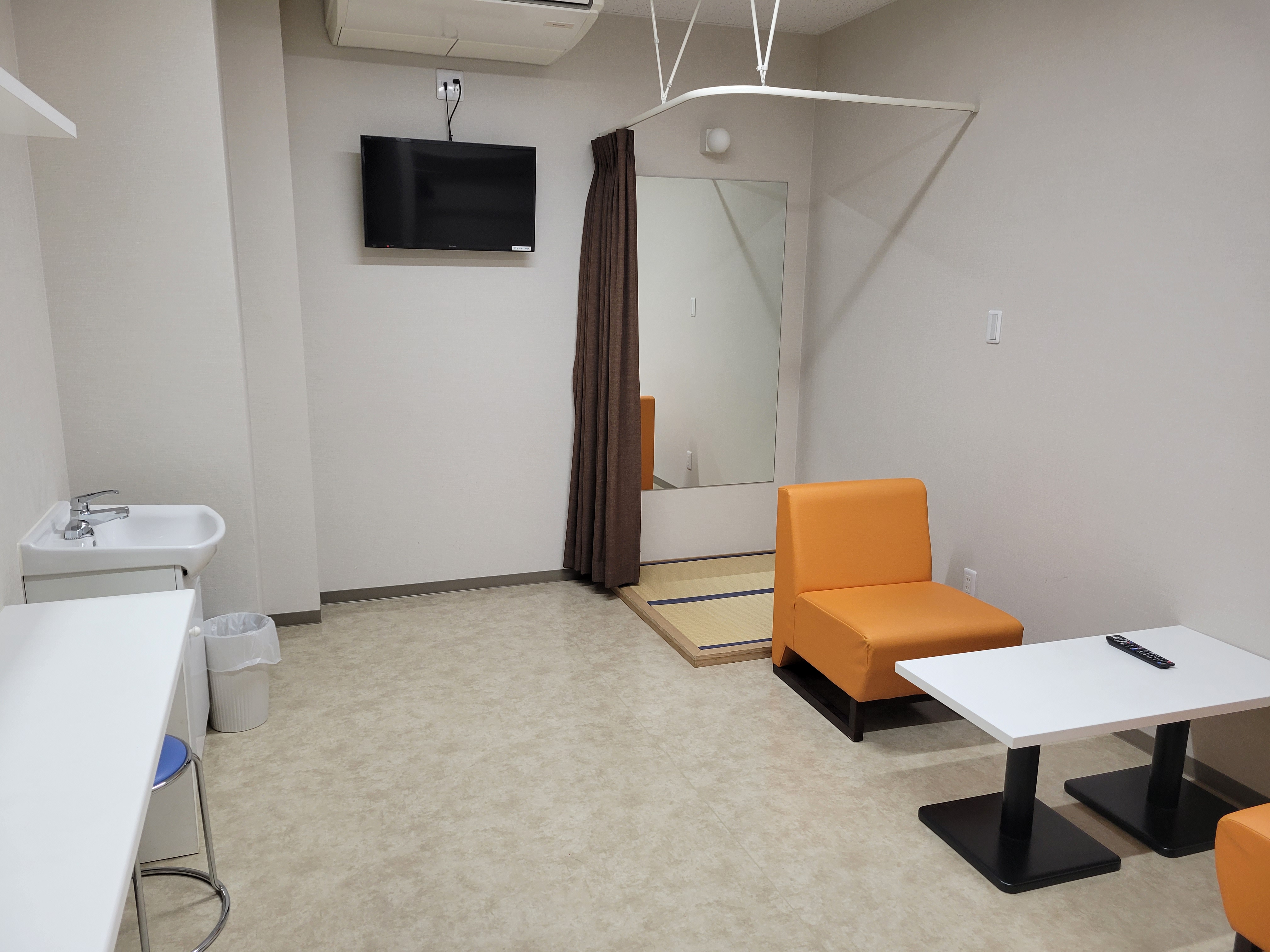 【森ノ宮駅5分／クールジャパンパーク大阪】撮影やリハーサルに適した大型ステージと客席が活用可能なスペース