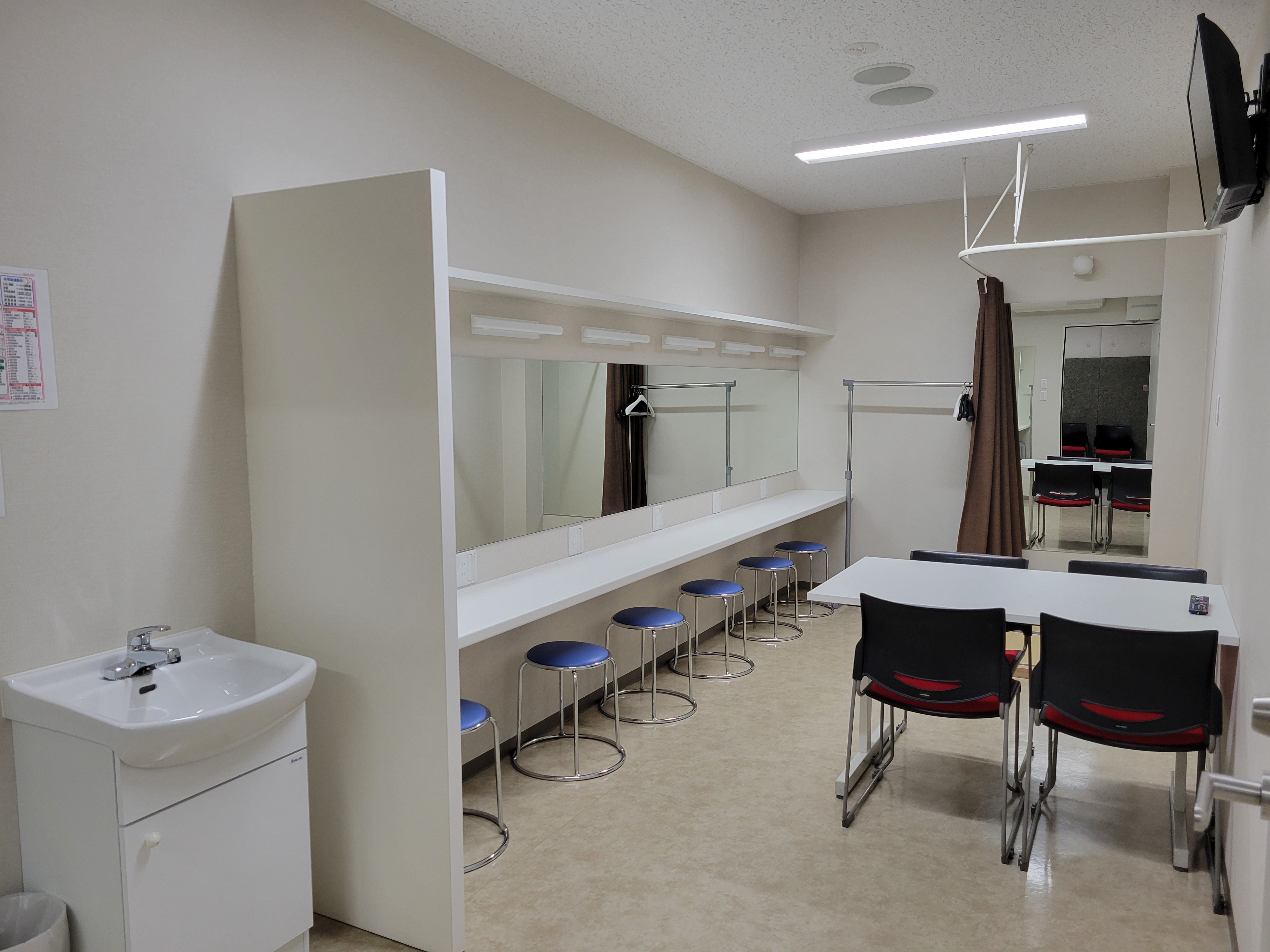 【森ノ宮駅5分／クールジャパンパーク大阪】撮影やリハーサルに適した大型ステージと客席が活用可能なスペース