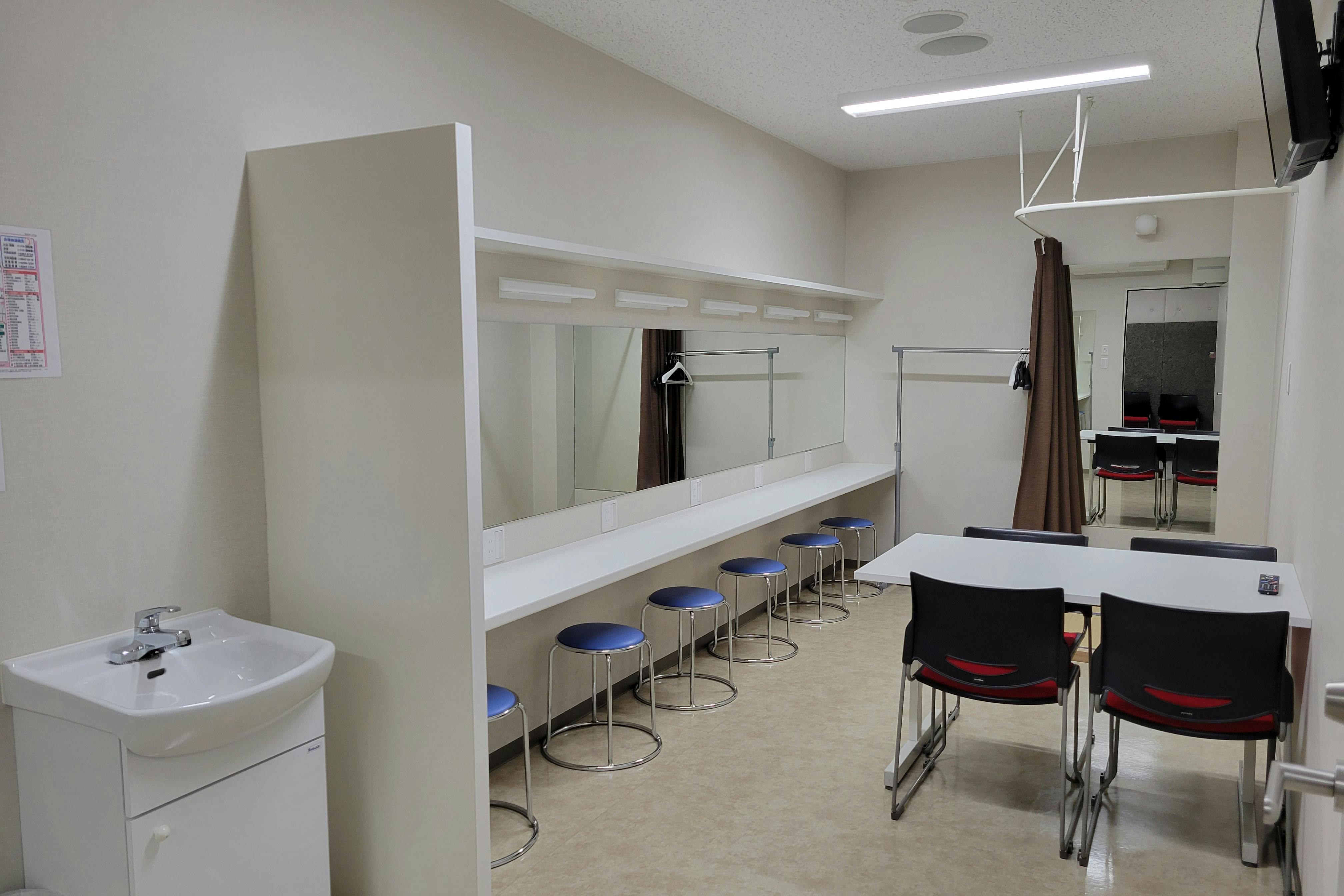 【森ノ宮駅5分/クールジャパンパーク大阪】撮影やリハーサルに適した大型ステージと客席が活用可能なスペース