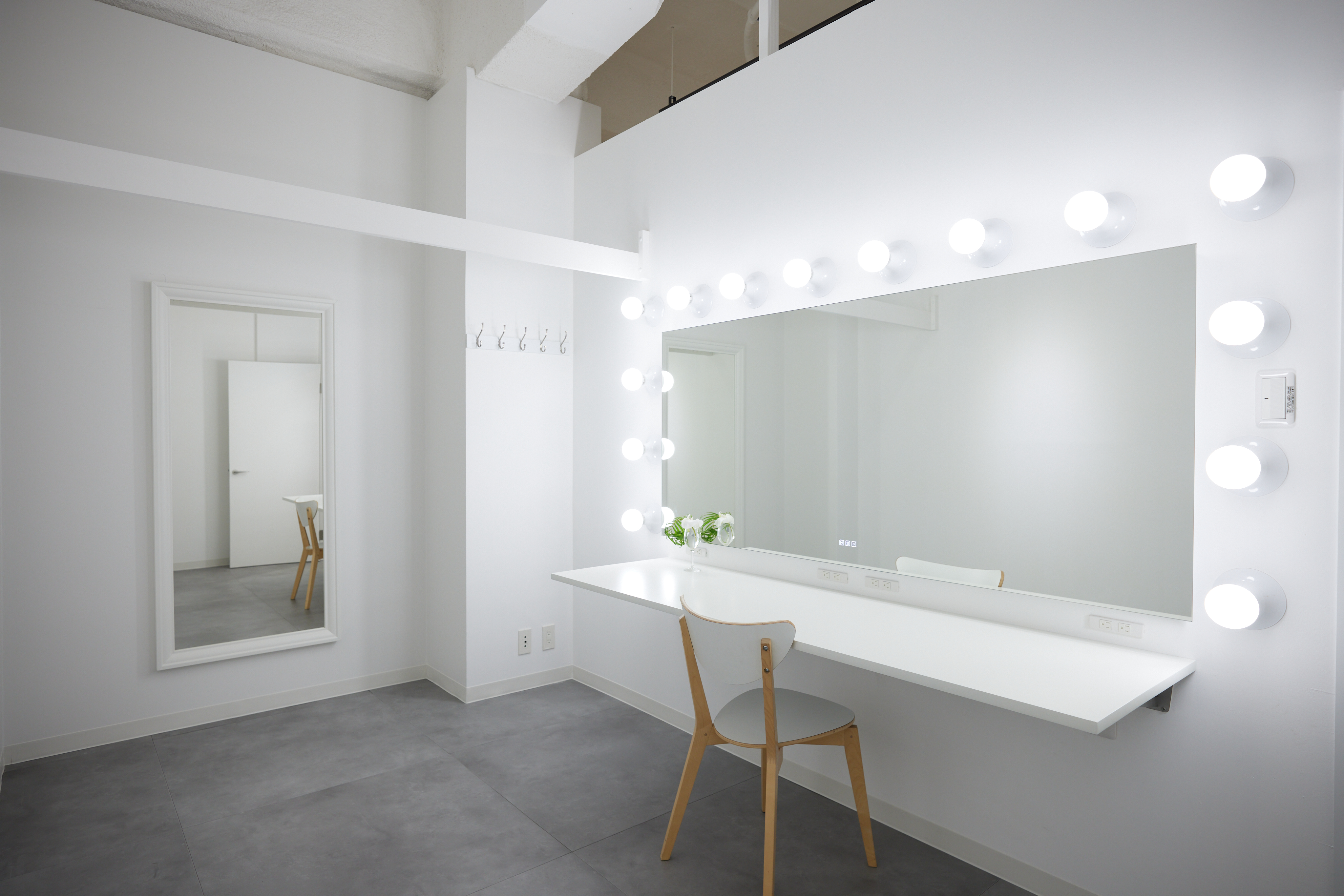 【外苑前駅4分】大型LEDスクリーン！撮影やポップアップストアに最適な、白壁＆171㎡の広々空間＆アクセス抜群のイベントスペース