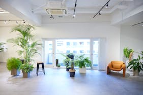 【外苑前駅4分】大型LEDスクリーン!撮影やポップアップストアに最適な、白壁&171㎡の広々空間&アクセス抜群のイベントスペース