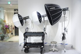 【外苑前駅4分】大型LEDスクリーン!撮影やポップアップストアに最適な、白壁&171㎡の広々空間&アクセス抜群のイベントスペース