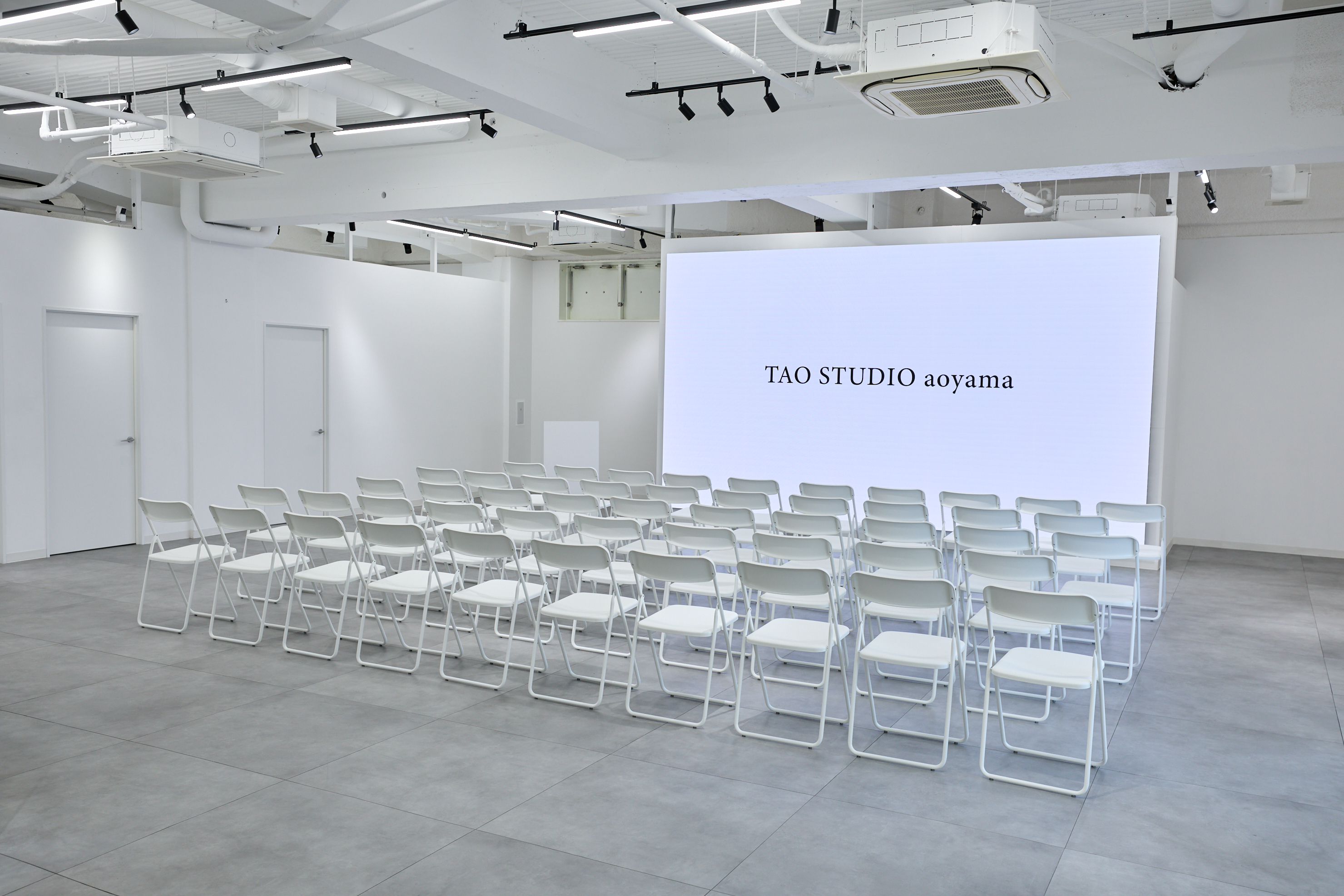 【外苑前駅4分】大型LEDスクリーン！撮影やポップアップストアに最適な、白壁＆171㎡の広々空間＆アクセス抜群のイベントスペース