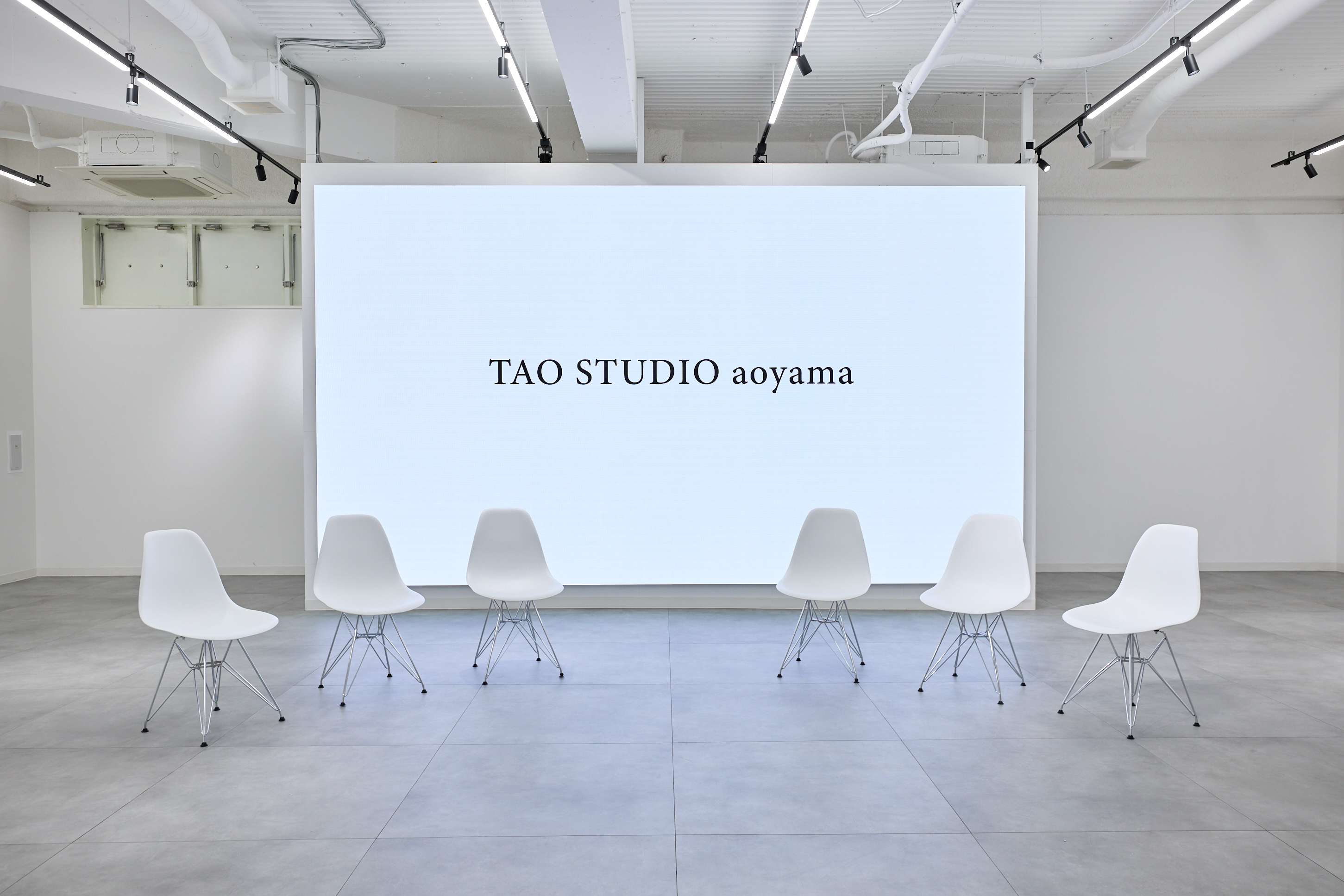 【外苑前駅4分】大型LEDスクリーン！撮影やポップアップストアに最適な、白壁＆171㎡の広々空間＆アクセス抜群のイベントスペース