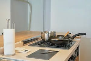 【藤沢駅10分】キッチン用品等の商品展示が可能のレンタルキッチンの1区画貸し出し