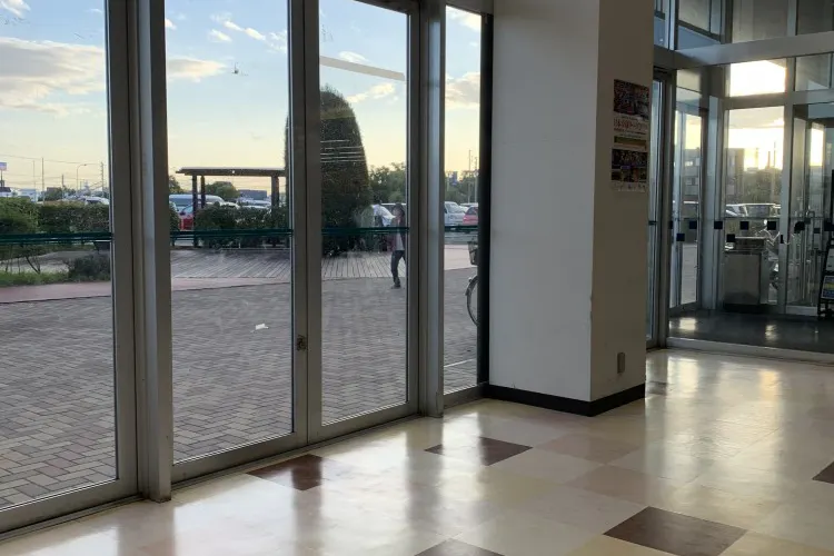 【メッサオークワガーデンパーク和歌山】プロモーションに利用可能な東館エレベーター前スペース