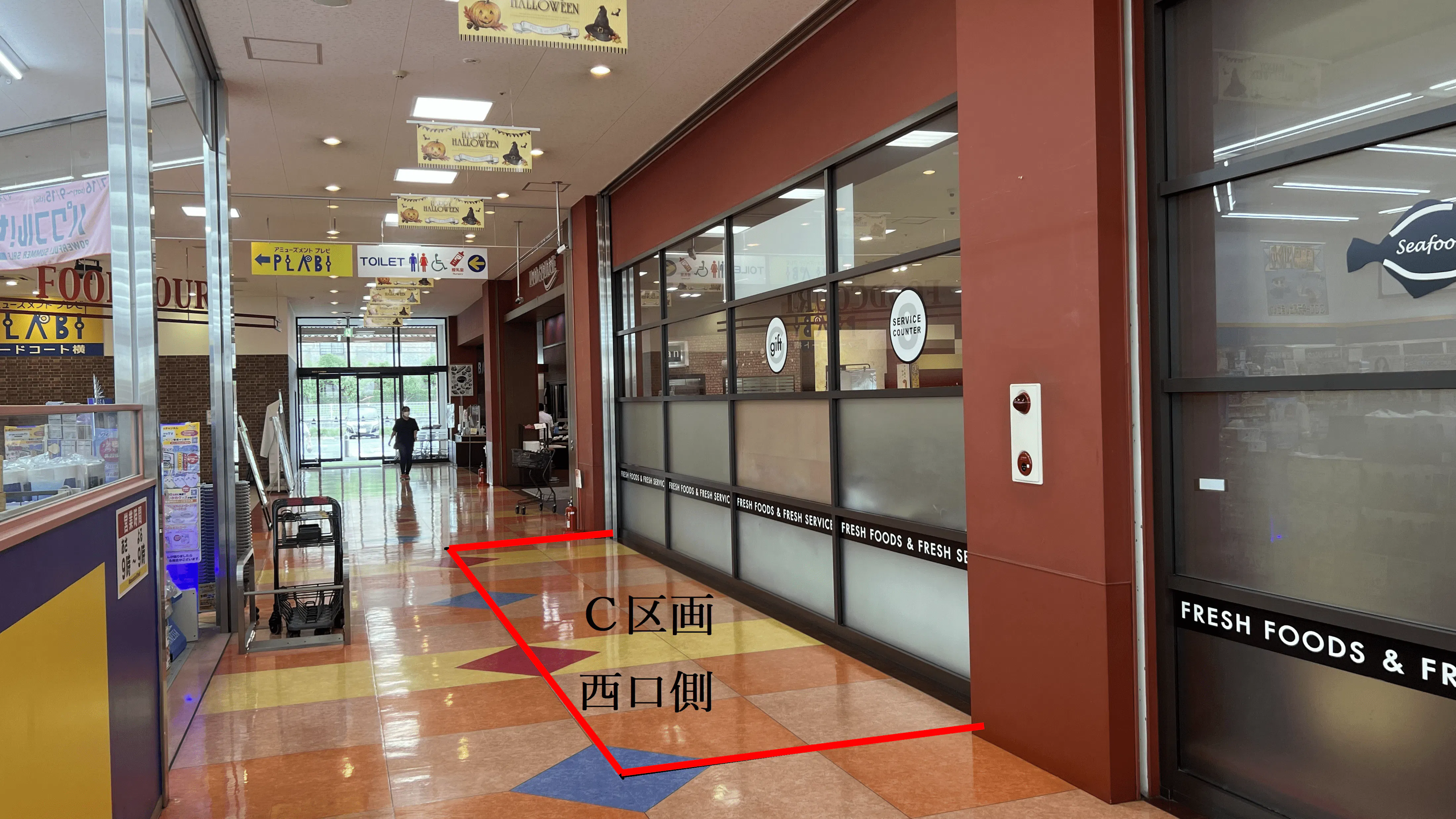 【ヘイワールド!!/メイン通路C】物販や食物販、プロモーションイベントに最適な地域密着型商業施設の通行量が多いメイン動線沿いのイベントスペース