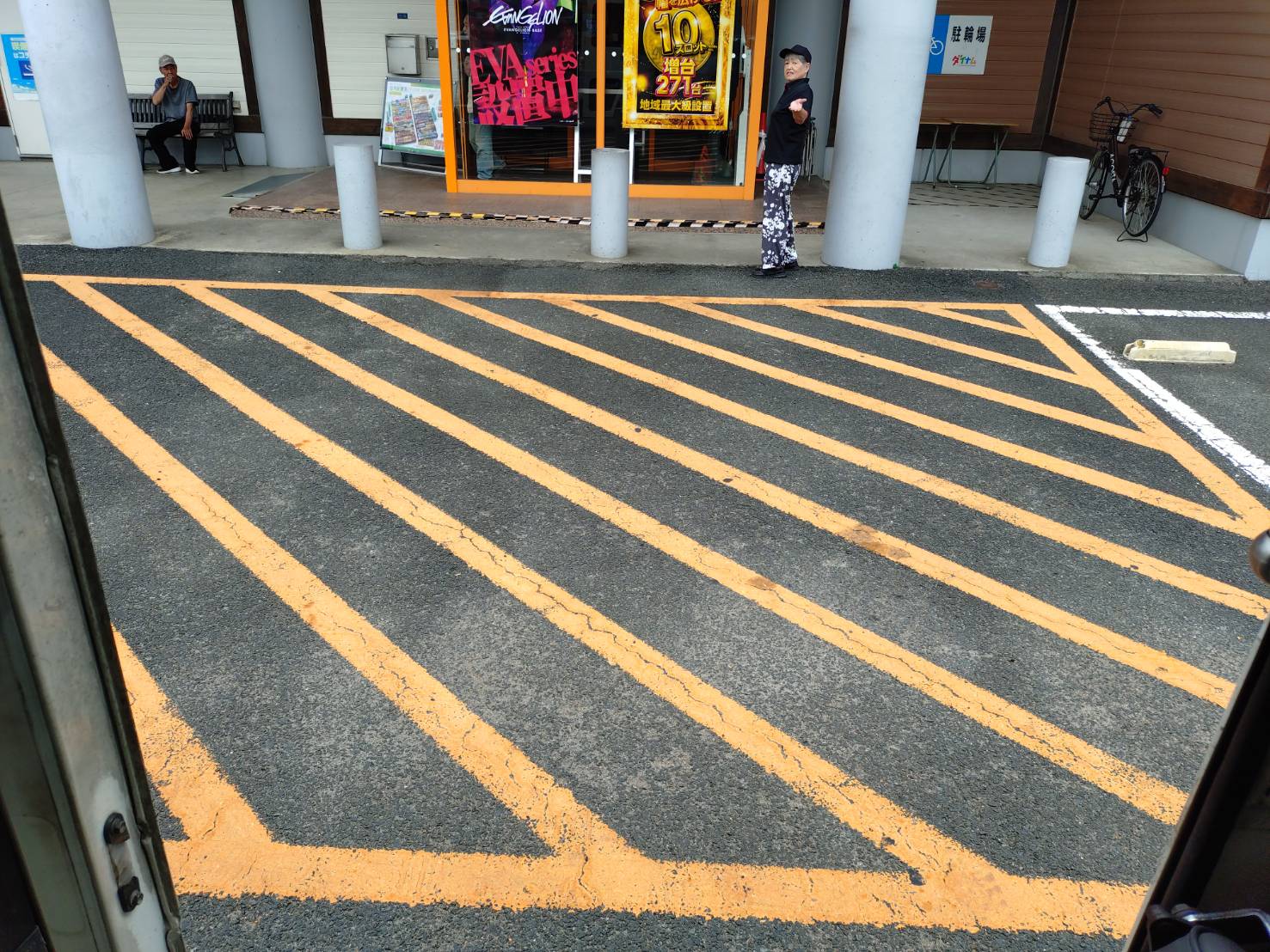 【ダイナム佐世保店ゆったり館】キッチンカー出店やプロモーションイベントに最適なアミューズメント施設のイベントスペース