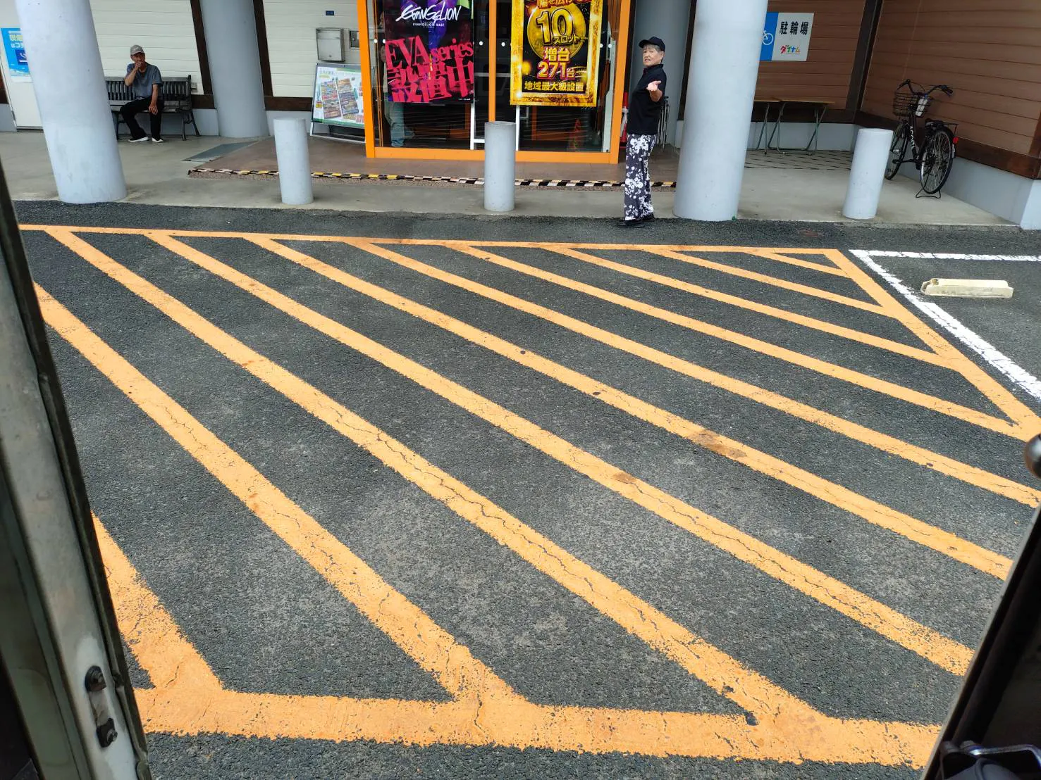 【ダイナム佐世保店ゆったり館】キッチンカー出店やプロモーションイベントに最適なアミューズメント施設のイベントスペース