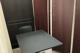 【外苑前駅】占い専用のドリンクサーバー付きラウンジスペース(1席)