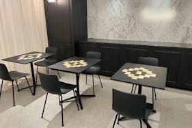 【外苑前駅】占い専用のドリンクサーバー付きラウンジスペース(1席)