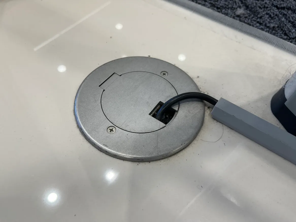 【スーパーセンターオークワ幸田】プロモーションに利用可能な衣料品側スペース