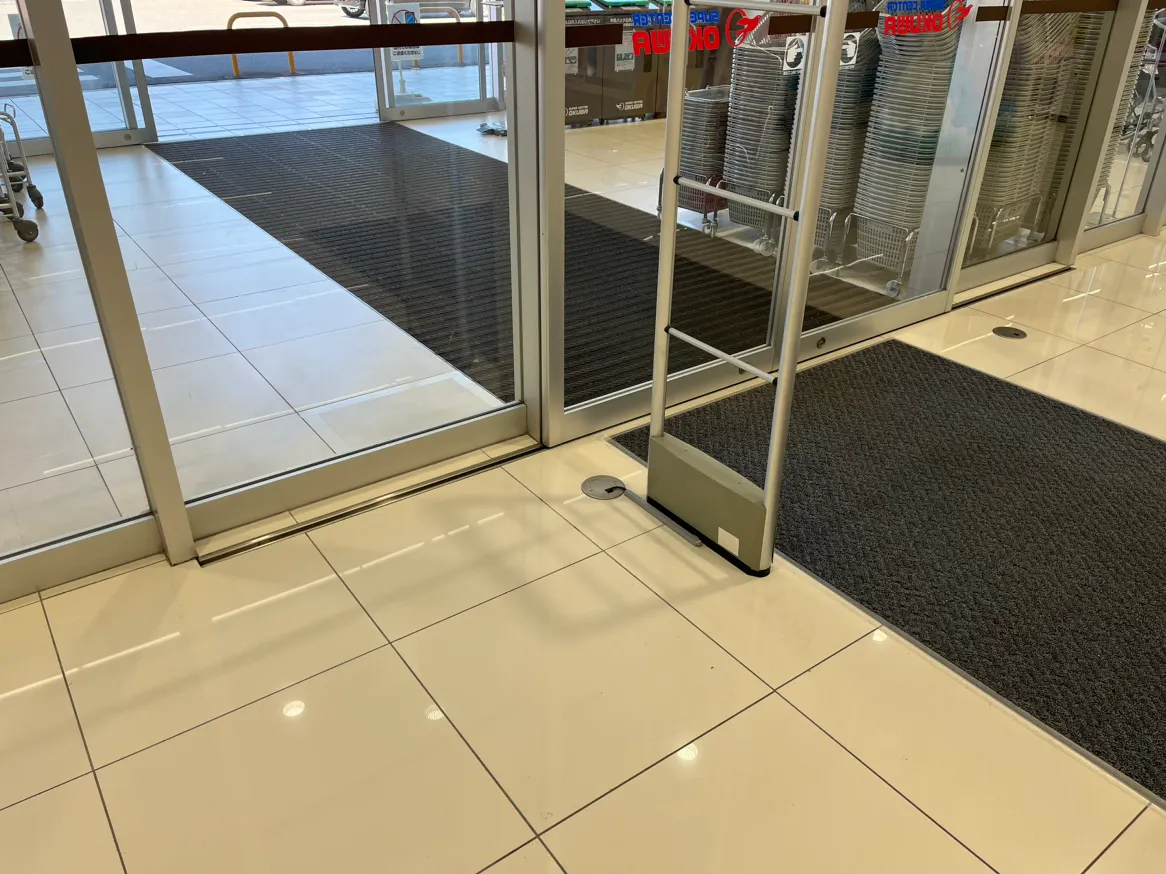 【スーパーセンターオークワ幸田】プロモーションに利用可能な衣料品側スペース