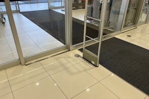 【スーパーセンターオークワ幸田】プロモーションに利用可能な衣料品側スペース