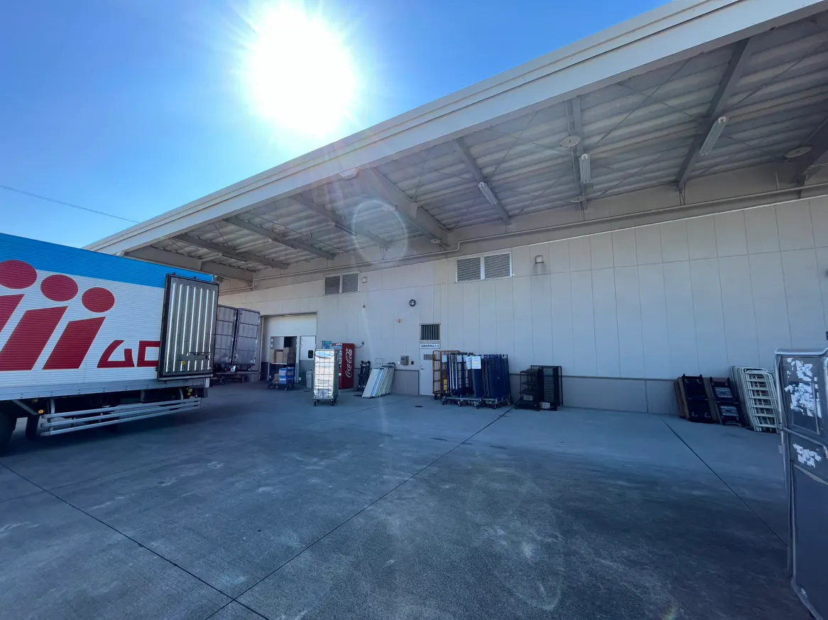 【スーパーセンターオークワ幸田】プロモーションに利用可能な衣料品側スペース