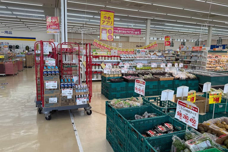 【ゆめマート 行橋】レジ横(柱前) 販促プロモーションや物販のポップアップストアにおすすめな催事イベントスペースの画像4