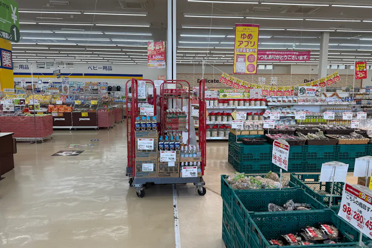 【ゆめマート 行橋】レジ横(柱前) 販促プロモーションや物販のポップアップストアにおすすめな催事イベントスペースの画像5