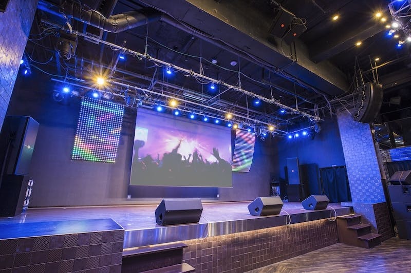 ステージは最新鋭の音響・映像・照明設備があり、本格的な音楽イベントの開催が可能です。