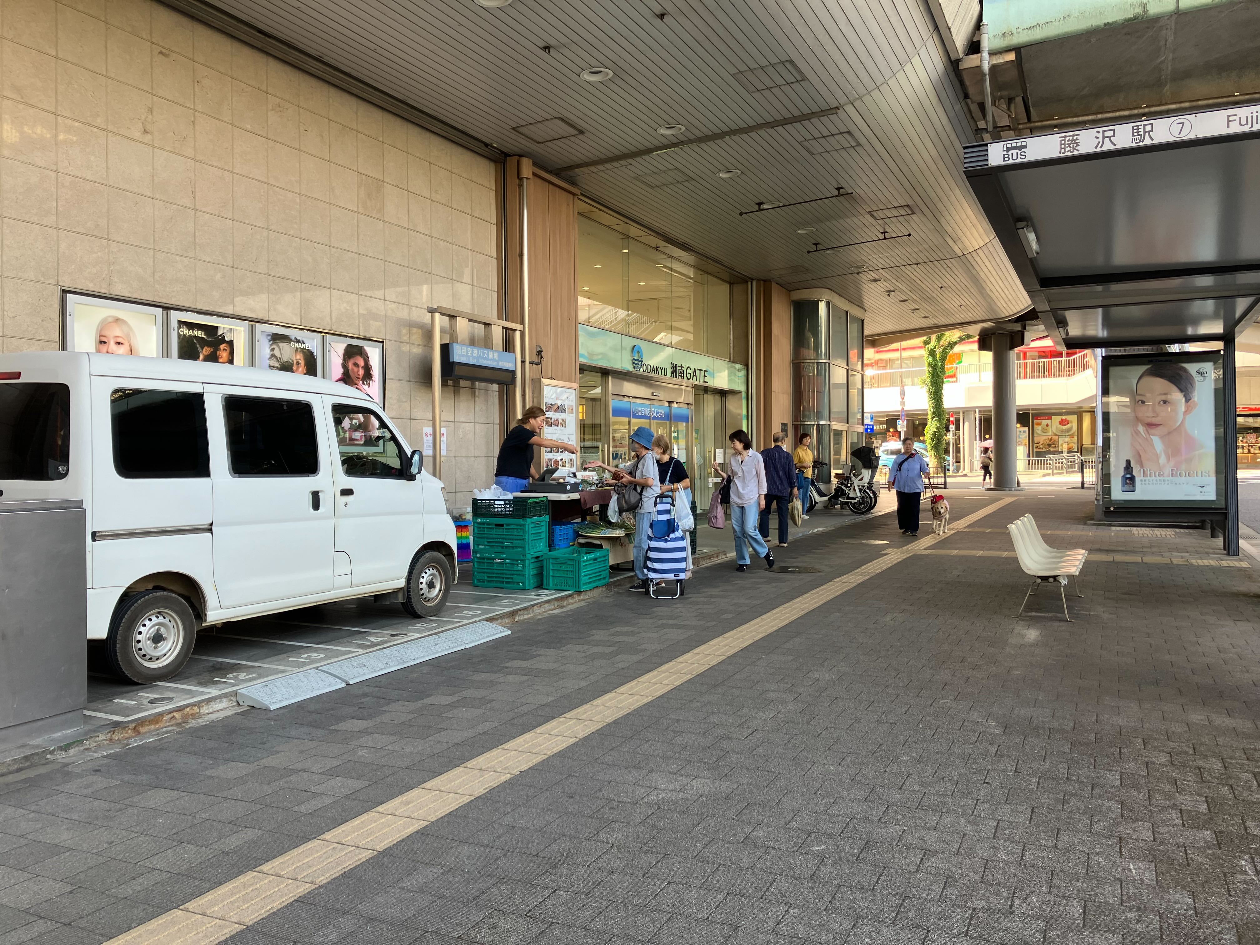 【ODAKYU 湘南 GATE】ODAKYU 湘南 GATE１F　エントランス横