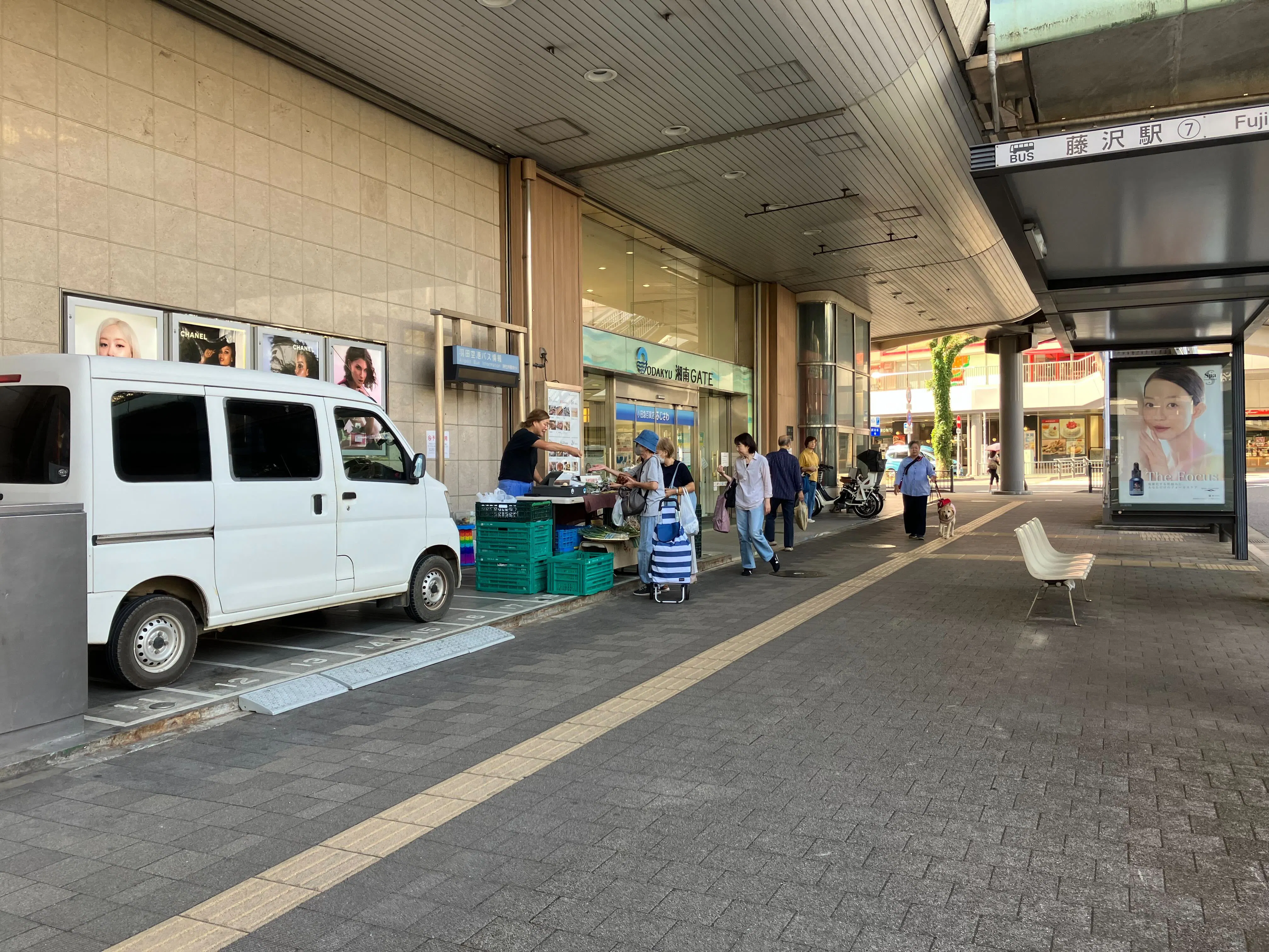 【ODAKYU 湘南 GATE】ODAKYU 湘南 GATE１F　エントランス横