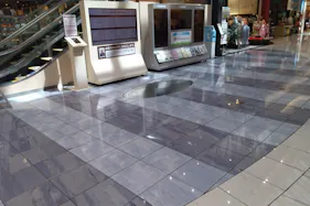 【イオンモール盛岡】1F北エスカレーター横