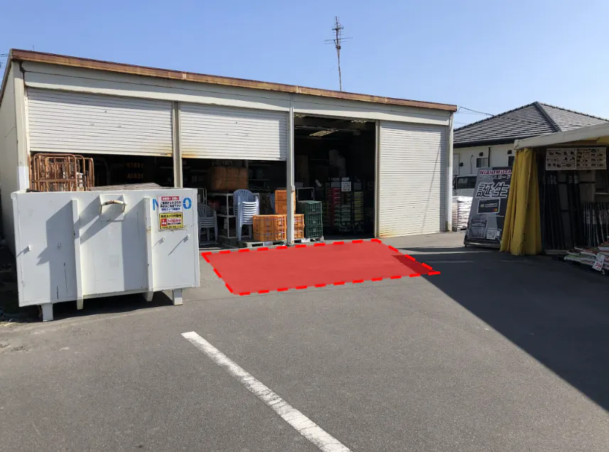 【ファミリーショップニシムタ 垂水店】販促プロモーションや最適な倉庫前のスペースの画像