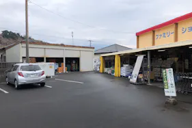 【ファミリーショップニシムタ 垂水店】販促プロモーションや最適な倉庫前のスペース