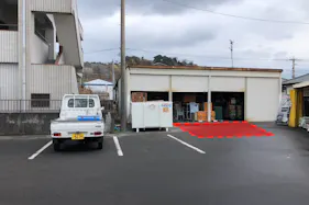 【ファミリーショップニシムタ 垂水店】販促プロモーションや最適な倉庫前のスペース