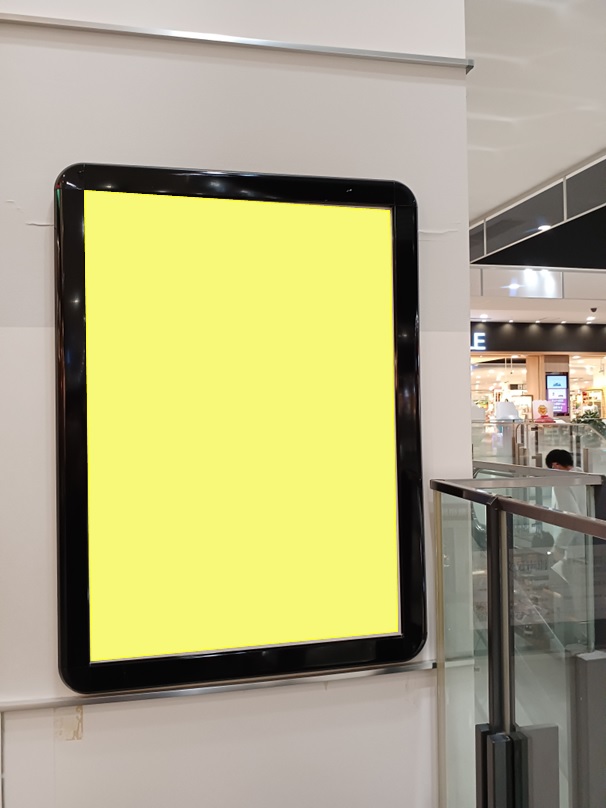 【イオンモール木更津】ﾓｰﾙﾒﾃﾞｨｱ広告　２階12ポスターフレーム