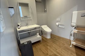 【代々木公園駅6分】ポップアップストアや展示会に最適!奥渋エリアの商店街「神山商店会」ど真ん中にある路面ギャラリースペース