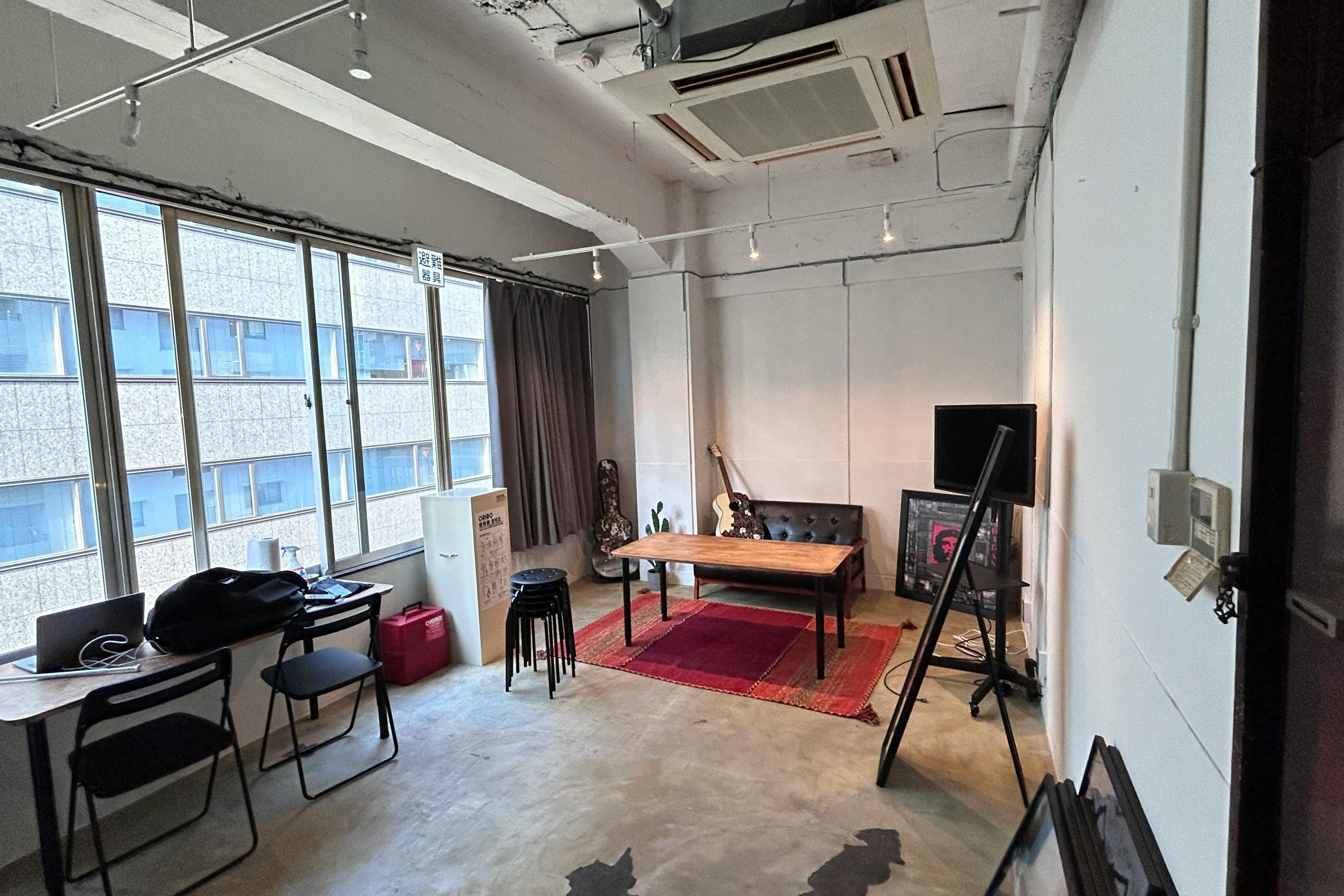 【長堀橋駅2分】ファッション系の招待制展示販売会やギャラリー用途に最適なレトロビル内にあるシンプルで使い勝手の良いイベントスペース