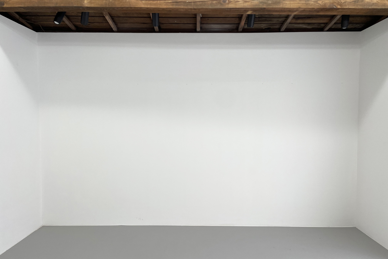 【下北沢駅12分】展示会やポップアップに適した古民家を改装した白を基調とした自然光も入り込むスペースの画像9